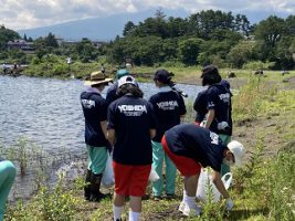 富士山環境保全のボランティア活動を行いました