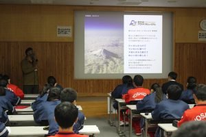 1学年総合的な探究の時間「富士山学Ⅰ」が行われました