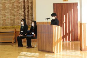 令和４年度山梨県立吉田高等学校と富士吉田商工会議所青年部の連携に関する協定書調印式が行われました