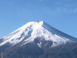 雪化粧した富士山