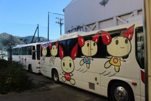 吉田高校に献血車がやってきました