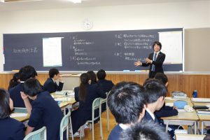 弁護士出前授業が行われました