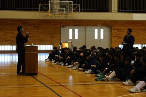 「社会を知る」講話　織物づくりから学んだこと