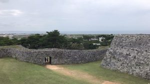 修学旅行団2日目 体験学習の様子です