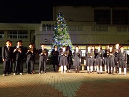 クリスマスツリー点灯式が行われました