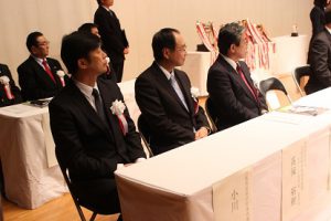 第67回全国高等学校スケート競技選手権大会の開始式の様子です