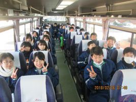 第1学年 スキー・スノーボード教室の様子です