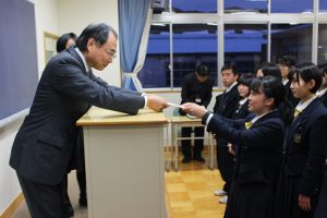 渡辺 貢奨学会 ニュージーランド短期海外研修奨学金贈呈式が行われました