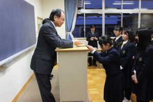 渡辺 貢奨学会 ニュージーランド短期海外研修奨学金贈呈式が行われました