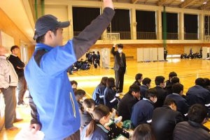 第2学年総合的な学習の時間「富士山学」研究発表会が行われました