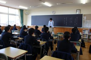 平成29年度1･2学年オープンスタディー（OS）「卒業生の話を聞く会」が行われました