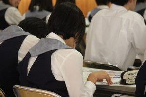 第3学年進路講演会が行われました
