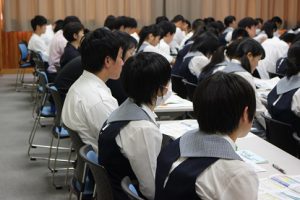 第3学年進路講演会が行われました