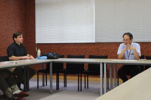 アメリカ合衆国ケネディーハイスクールよりDan先生と7名の生徒が来校しています