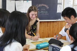 アメリカ合衆国ケネディーハイスクールよりDan先生と7名の生徒が来校しています