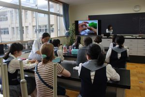 アメリカ合衆国ケネディーハイスクールよりDan先生と7名の生徒が来校しています