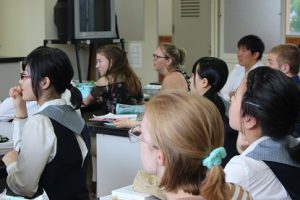 アメリカ合衆国ケネディーハイスクールよりDan先生と7名の生徒が来校しています