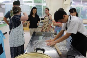 吉田のうどん作りに挑戦しました