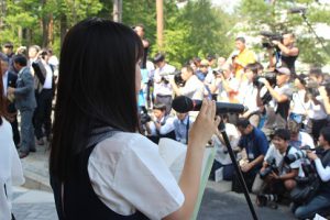 富士北麓公園屋内練習走路オープニングセレモニーの司会進行を務めました（放送部）
