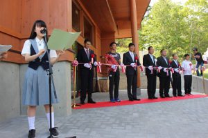 富士北麓公園屋内練習走路オープニングセレモニーの司会進行を務めました（放送部）