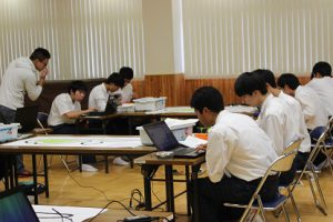 平成30年度山梨大学ものづくり出張授業(メカパイロット出前授業)が行われました