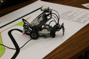 平成30年度山梨大学ものづくり出張授業(メカパイロット出前授業)が行われました