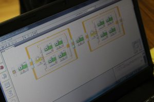平成30年度山梨大学ものづくり出張授業(メカパイロット出前授業)が行われました