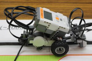 平成30年度山梨大学ものづくり出張授業(メカパイロット出前授業)が行われました