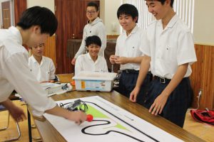 平成30年度山梨大学ものづくり出張授業(メカパイロット出前授業)が行われました