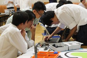平成30年度山梨大学ものづくり出張授業(メカパイロット出前授業)が行われました