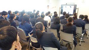理数科1年生企業見学会が行われました