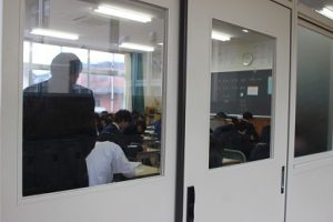 3学年後期第1回試験 1日目が始まりました
