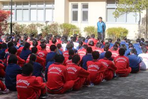 1学年学校周辺の環境美化活動を行いました