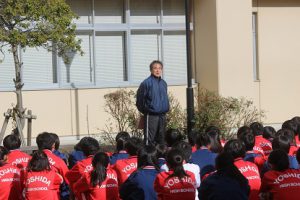 1学年学校周辺の環境美化活動を行いました