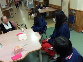 自分たちの力で一からやってみる～書道部ボランティア活動～