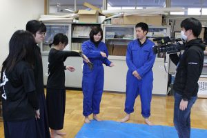 笑顔で書道パフォーマンス（書道部）