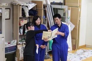 笑顔で書道パフォーマンス（書道部）