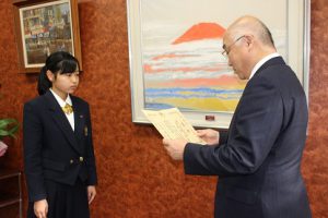 祝　税の作文コンクール 大月税務署長賞　１年　齊藤　菫さん