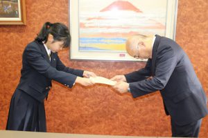 祝　税の作文コンクール 大月税務署長賞　１年　齊藤　菫さん