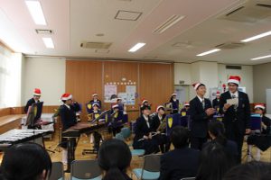 ランチタイムの楽しいひととき～吹奏楽部クリスマスコンサート～