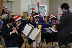 ランチタイムの楽しいひととき～吹奏楽部クリスマスコンサート～