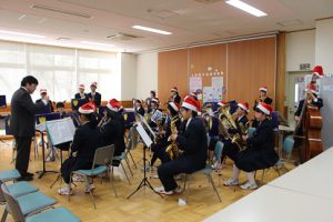 ランチタイムの楽しいひととき～吹奏楽部クリスマスコンサート～