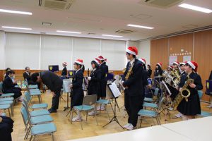 ランチタイムの楽しいひととき～吹奏楽部クリスマスコンサート～