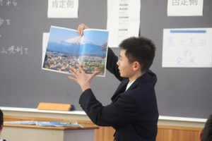 第1学年総合ディベート大会が行われました