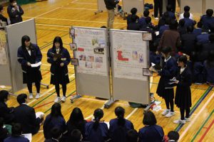 平成30年度2学年総合的な学習の時間「富士山学」研究発表会が行われました