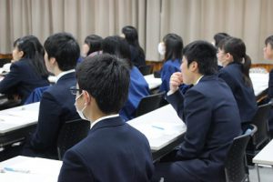 平成30年度 第12回 1学年オープンスタディー（理数科卒業生卒論発表会）が行われました
