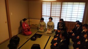 茶道部 春の茶会の様子です