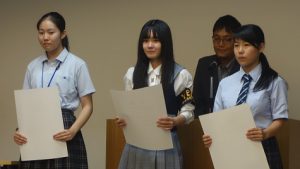 祝 アナウンス部門 第1位 放送部2年 長田祐佳さん、 第3位 放送部2年 飯山陽捺さん テレビ番組制作PR部門 最優秀賞 奨励賞 受賞