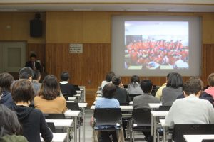 第1学年授業公開･保護者説明会が行われました