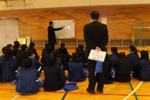 1学年総合的な探究の時間「富士山学Ⅱワークショップ」が行われました